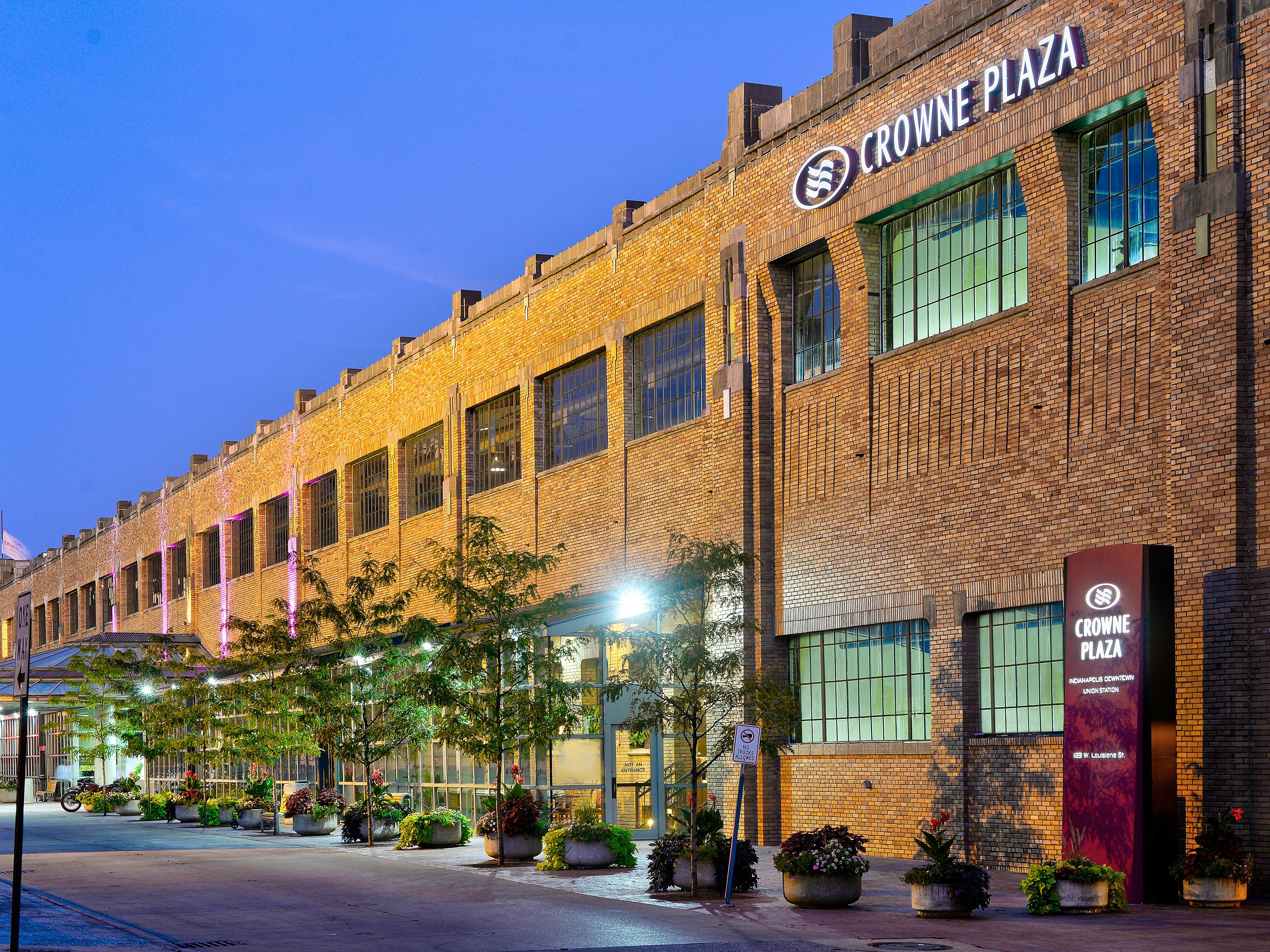 crowne-plaza-indianapolis-6206331355-4x3